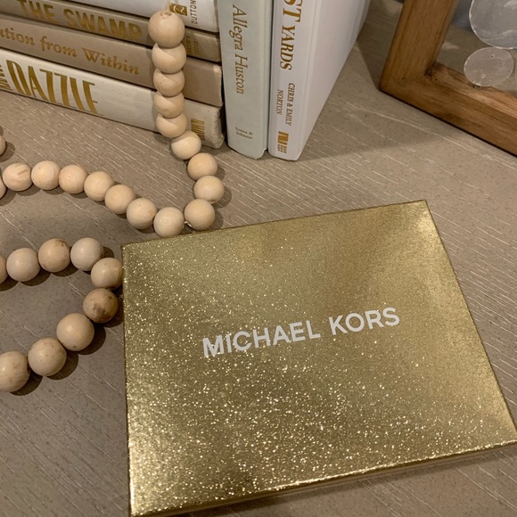 Michael Kors cardholder Wallet duo set. Wristlet - Picture 4 of 8